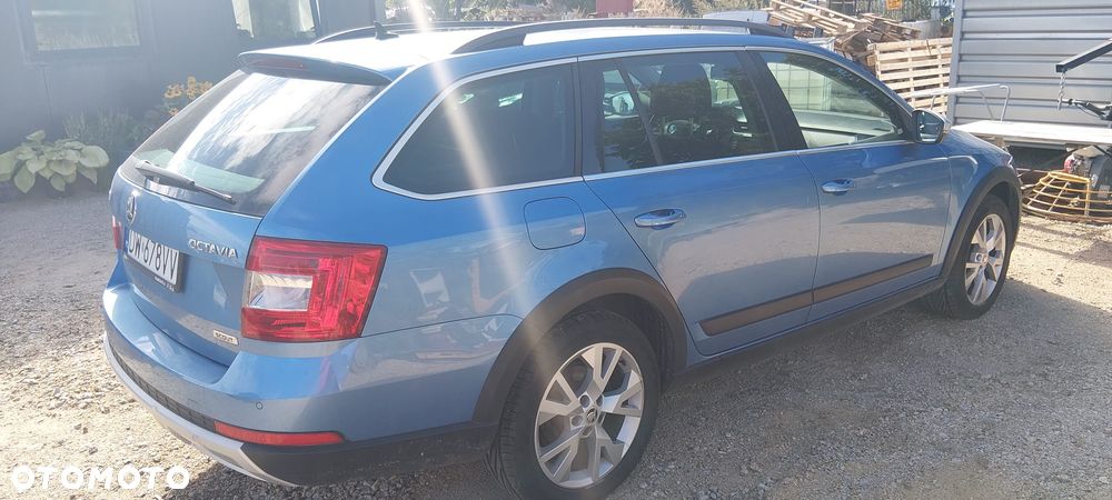 Skoda Octavia Scout 2.0 TDI 4x4 DSG - 3