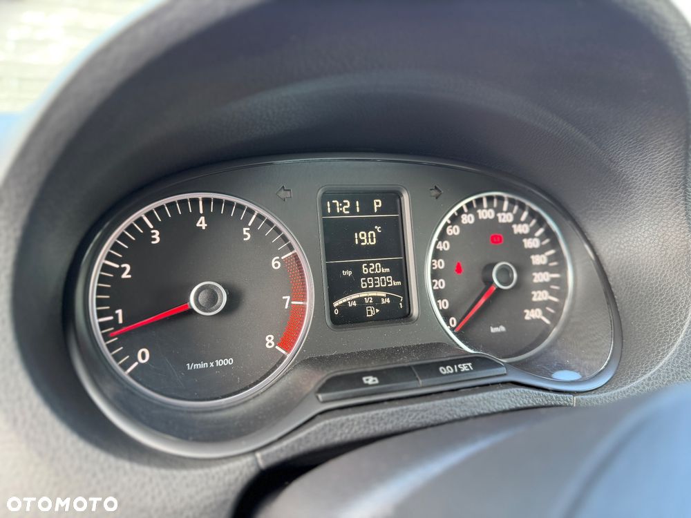 Volkswagen Polo 1.4 DSG Comfortline - 17
