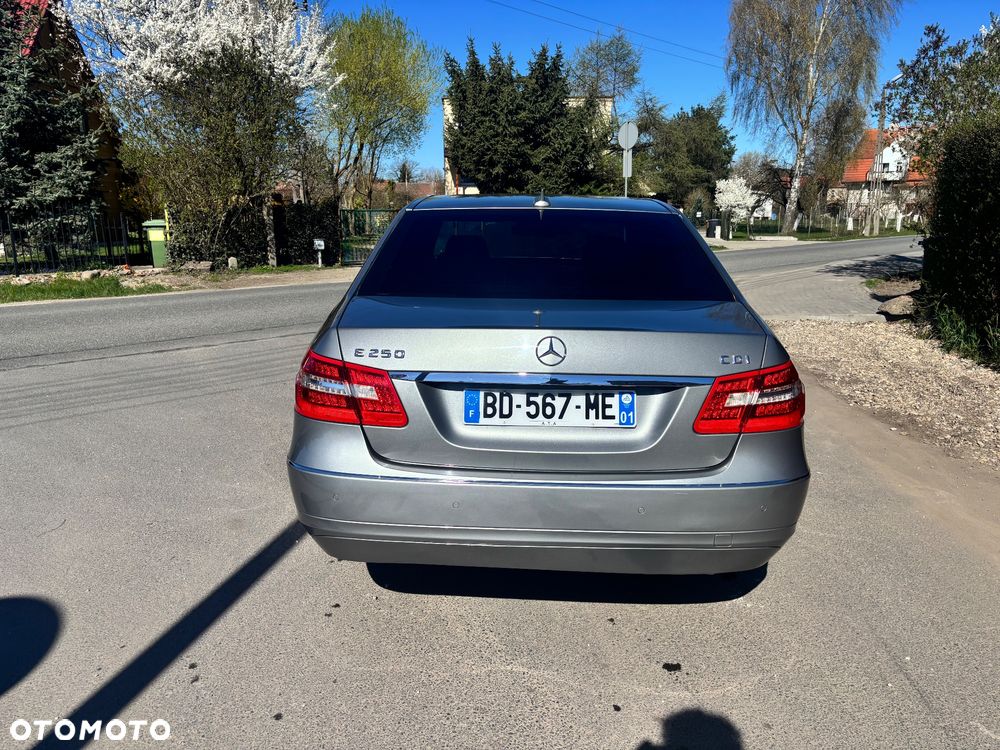 Mercedes-Benz Klasa E 250 CDI DPF BlueEFFICIENCY Automatik Elegance - 4