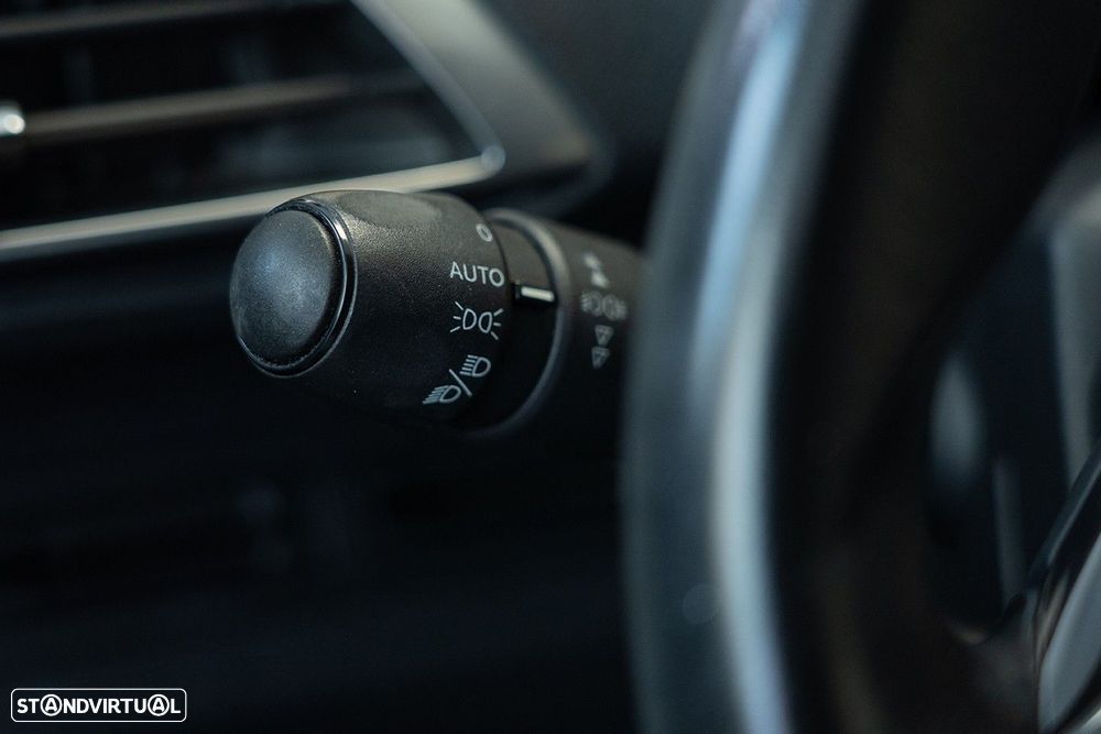 Peugeot 3008 1.5 BlueHDi Active - 23