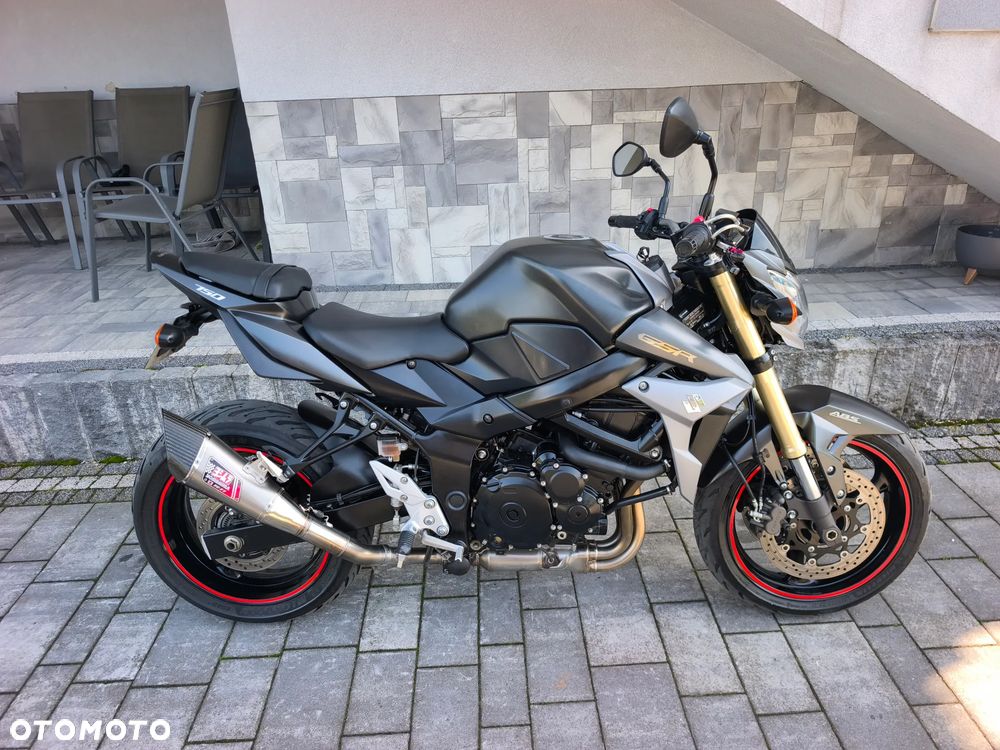 Suzuki GSR