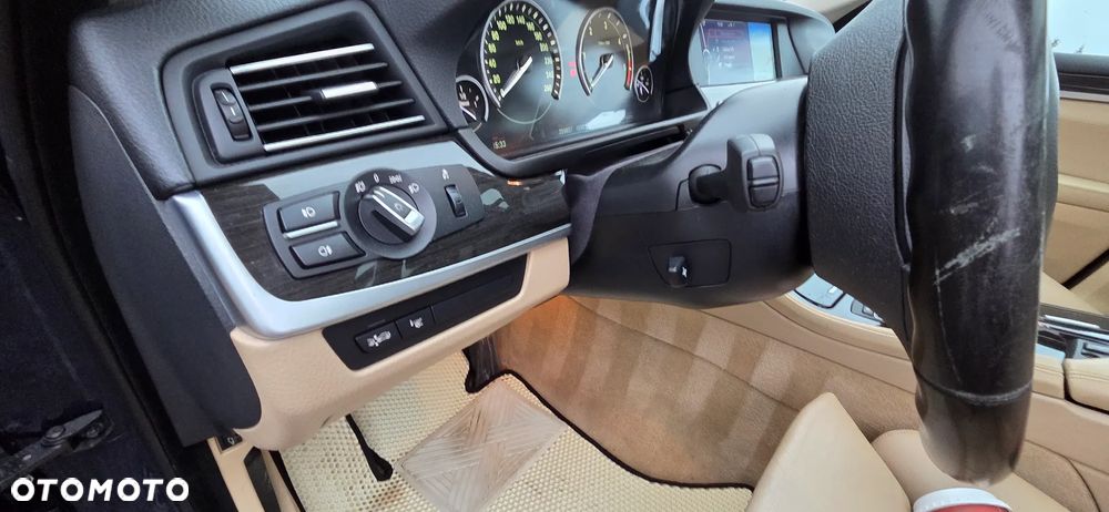 BMW Seria 5 530d xDrive Luxury Line - 35