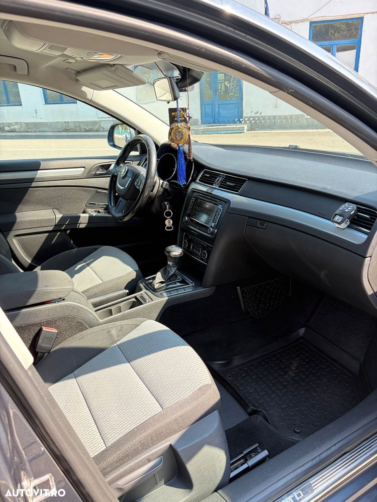 Skoda Superb 2.0 TDI Elegance DSG - 13