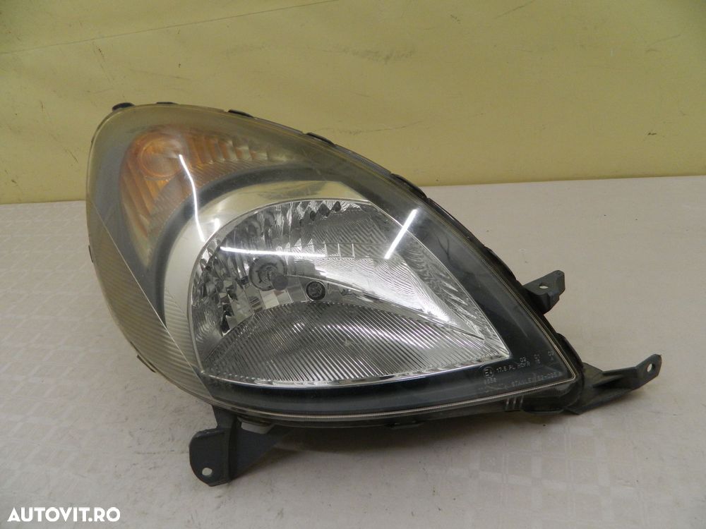 Far dreapta Toyot Yaris Verso, 1999, 2000, 2001, 2002, 2003, 2004, 2005. - 3