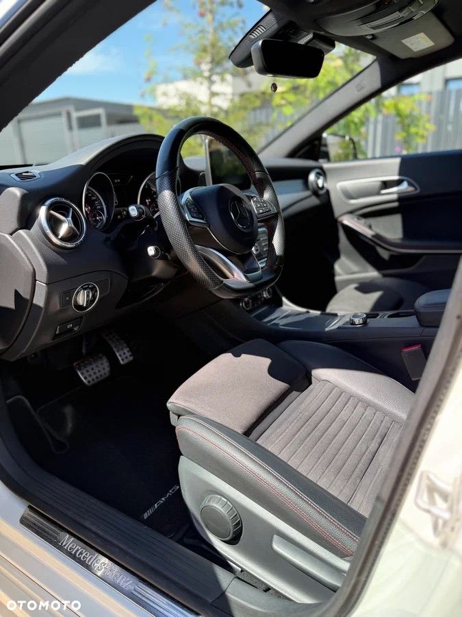 Mercedes-Benz CLA - 11