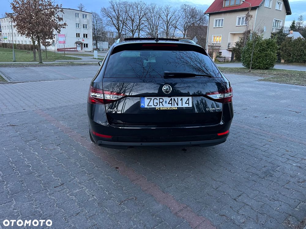 Skoda Superb 2.0 TDI Style DSG - 14