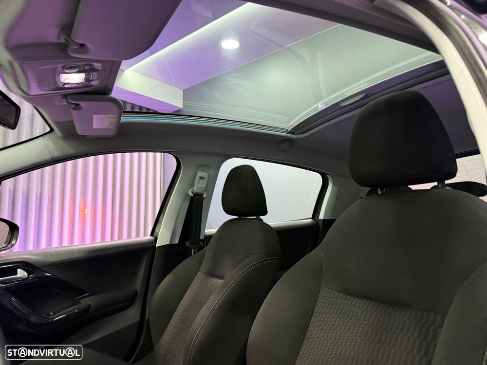 Peugeot 208 PureTech 82 Active - 11