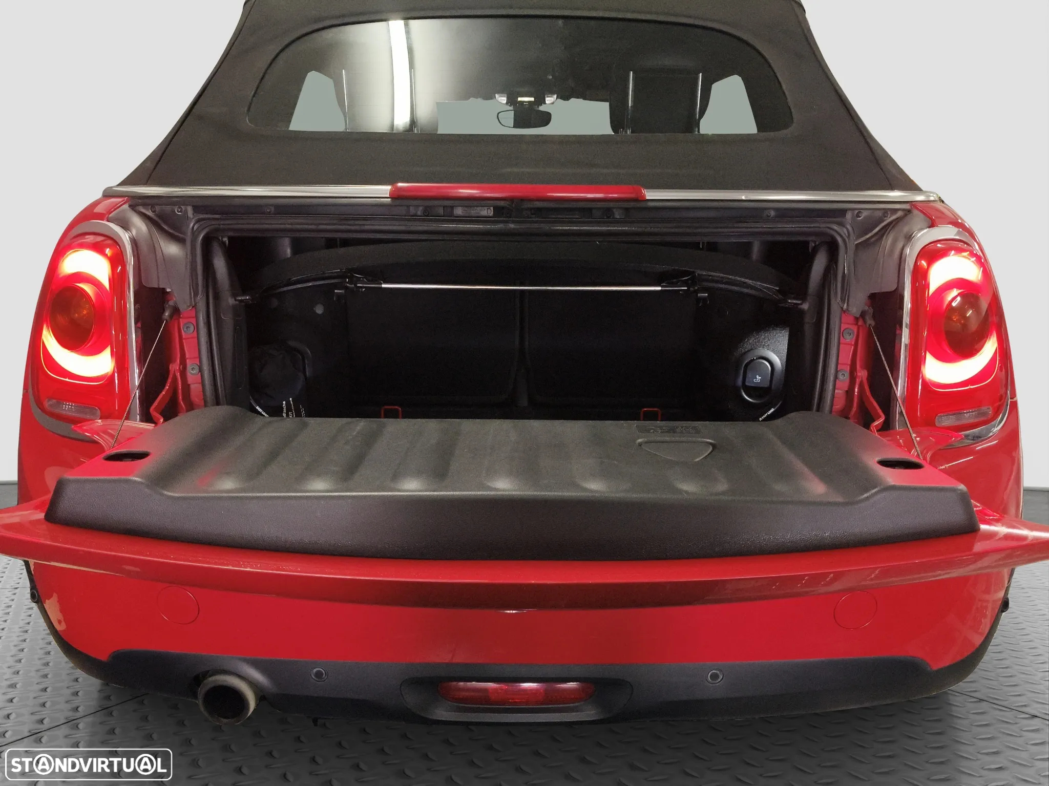 MINI Cabrio Cooper Auto - 25