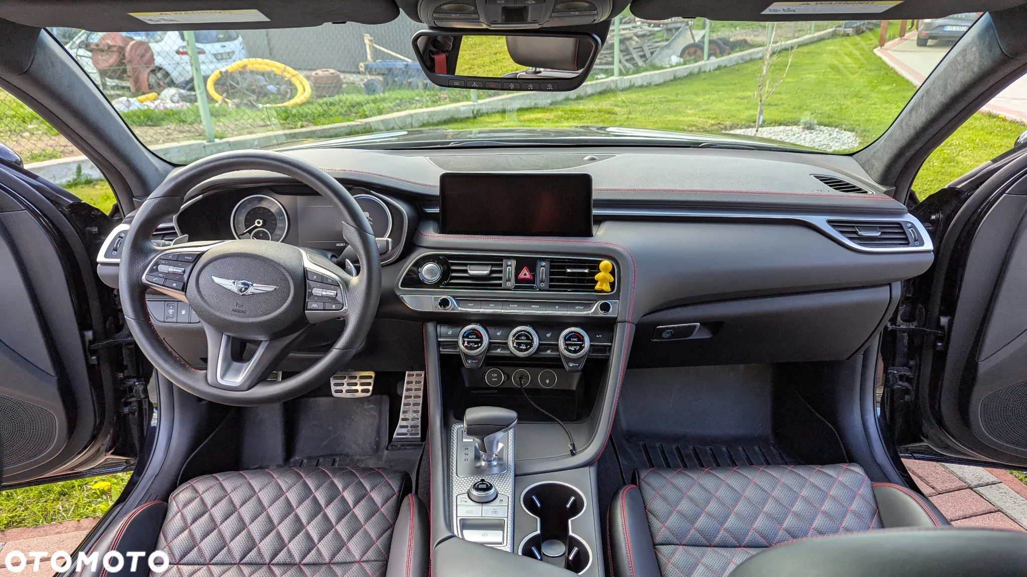 Genesis G70 - 25