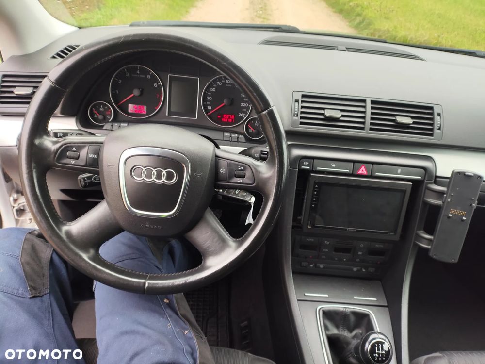 Audi A4 Limousine - 9