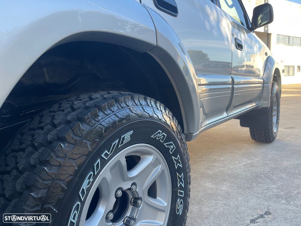 Toyota Land Cruiser Prado - 13