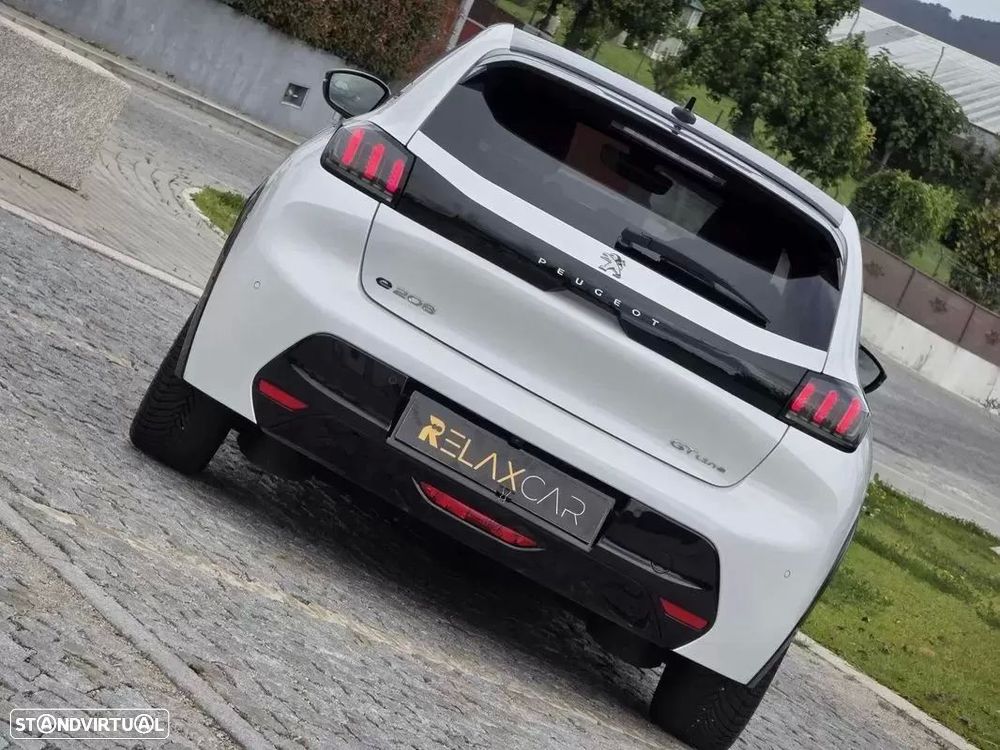 Peugeot e-208 50 kWh GT Line - 11