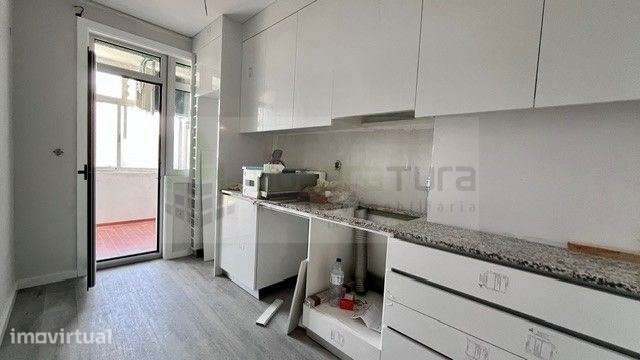 Apartamento T2 | Boavista | junto à Rotunda | Totalmente restaurado - Grande imagem: 3/17