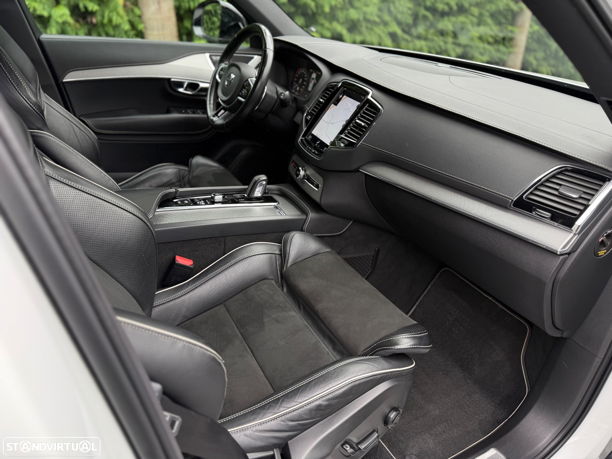 Volvo XC 90 2.0 B5 R-Design AWD - 17
