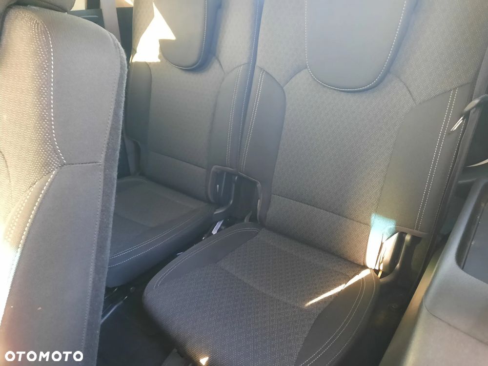 Kia Carens 1.6 GDI L 7os - 19