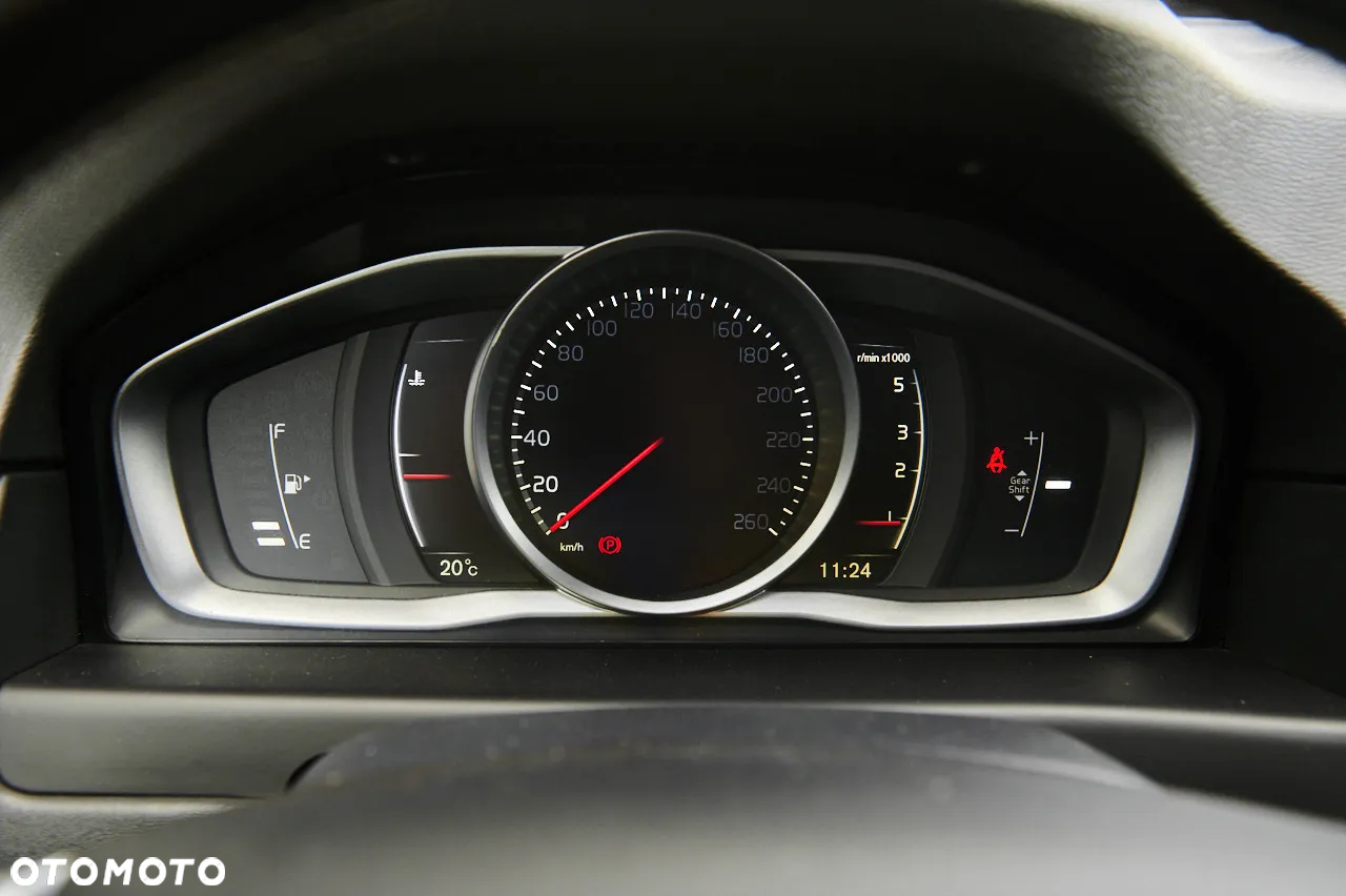 Volvo V70 D4 Black Edition - 35