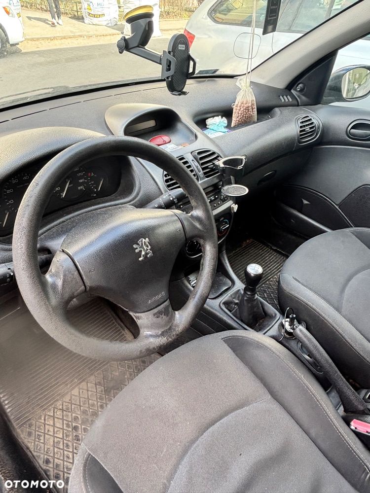 Peugeot 206 - 8