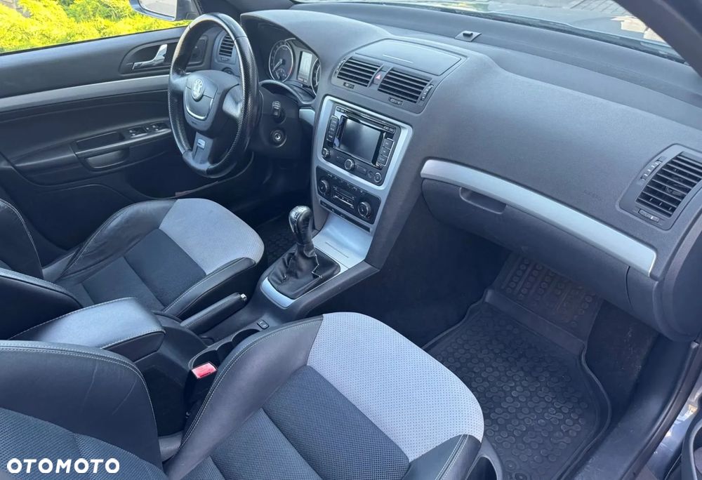 Skoda Octavia Combi 2.0 TDI CR DPF RS - 7