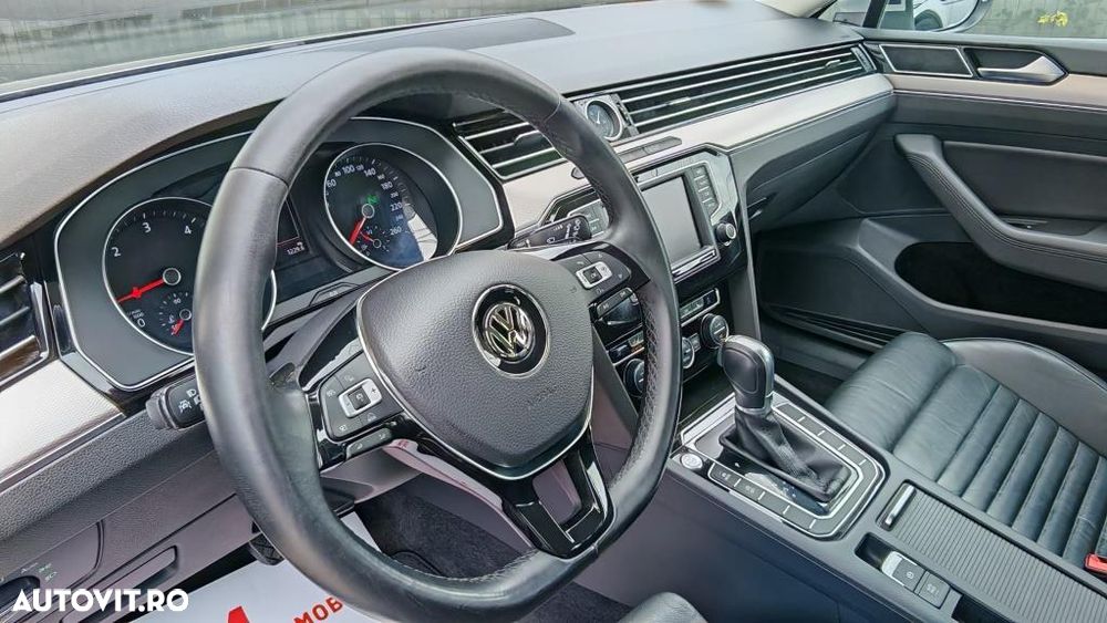 Volkswagen Passat 2.0 TDI SCR DSG Highline - 25