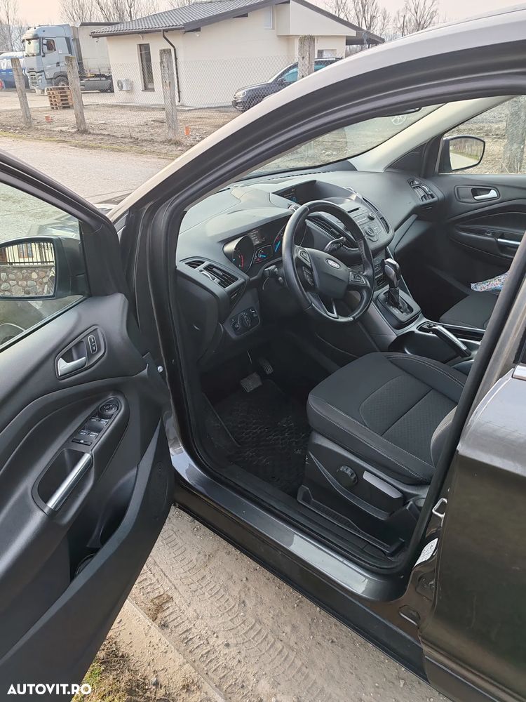 Ford Kuga 2.0 TDCi Powershift 4WD Titanium - 6