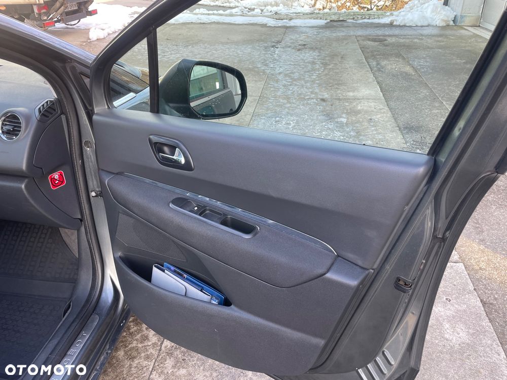 Peugeot 5008 2.0 HDi Business Line 7os - 25