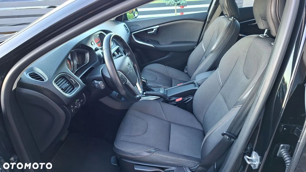 Volvo V40 Cross Country - 8