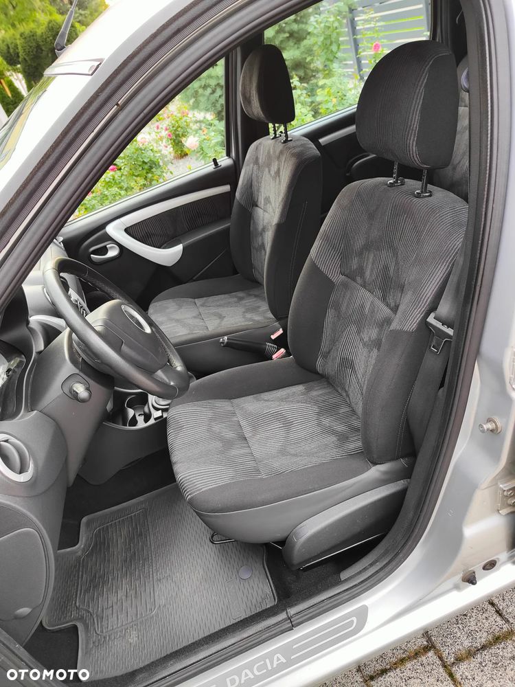Dacia Logan 1.6 16V Laureate - 9