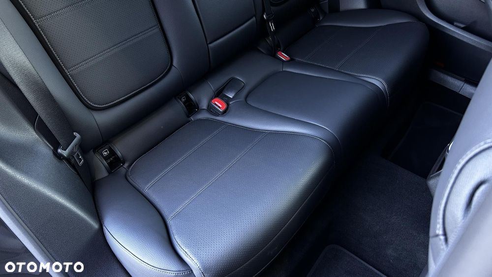 Mercedes-Benz GLC - 28