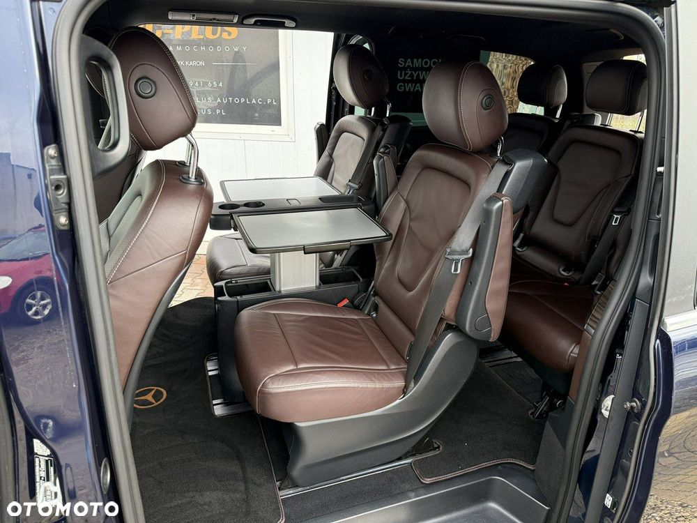 Mercedes-Benz Klasa V - 21