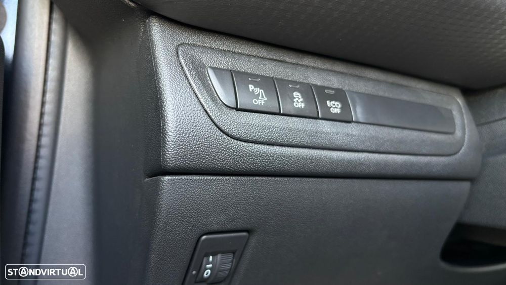 Peugeot 208 1.2 PureTech GT Line EAT6 - 12