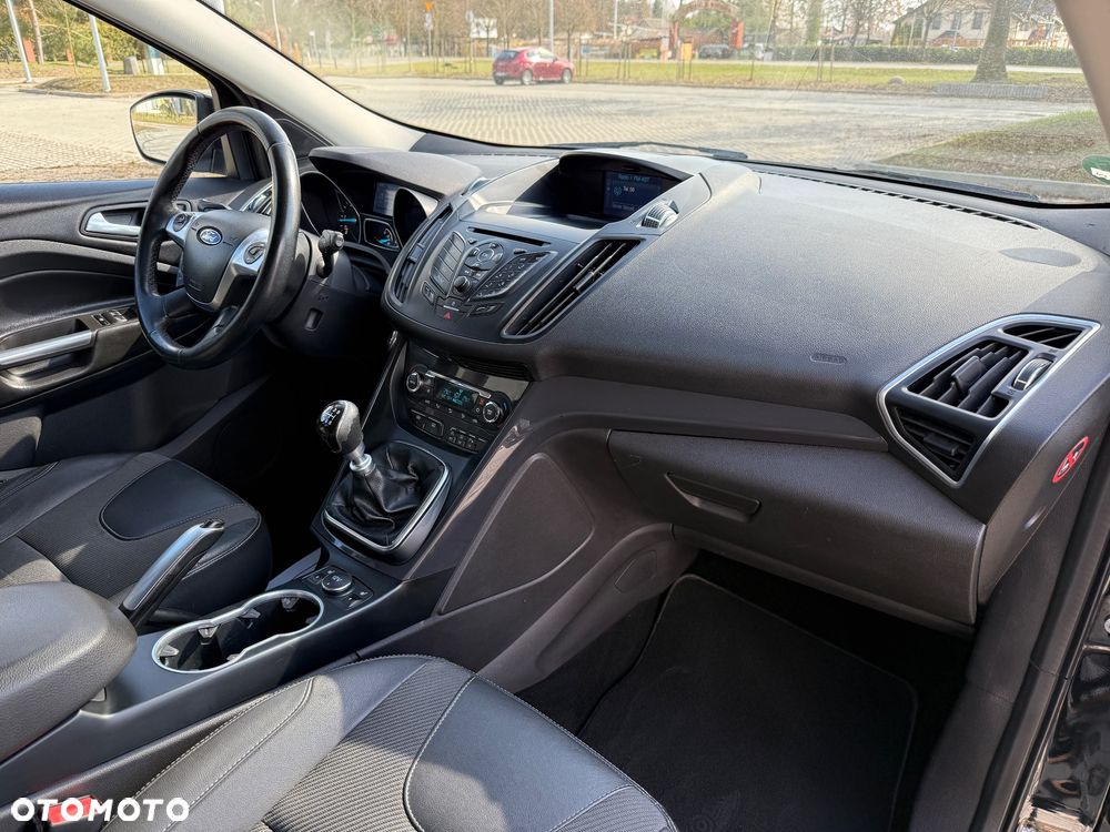 Ford Kuga 2.0 TDCi 4x4 Titanium - 28