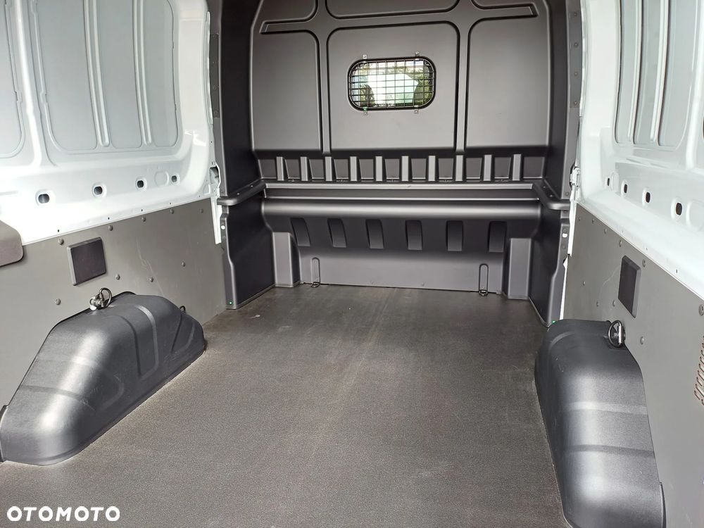 Ford TRANSIT 350 L3H2 - 26