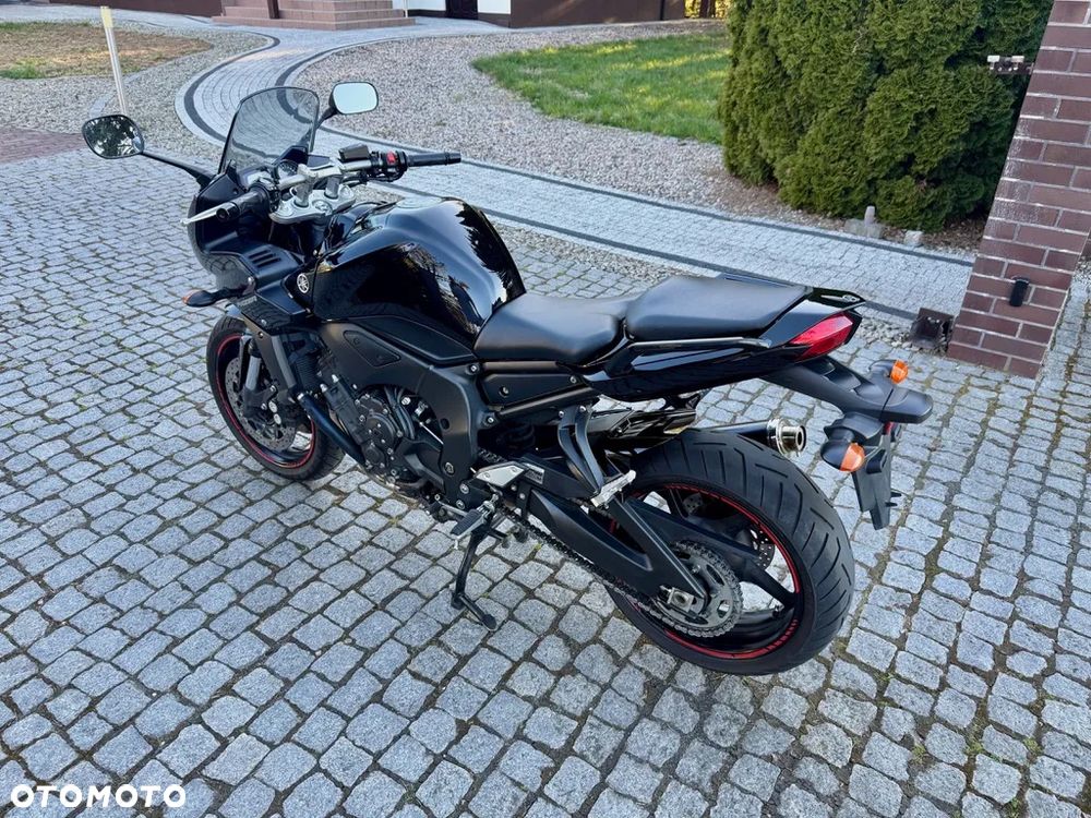 Yamaha FZ - 8