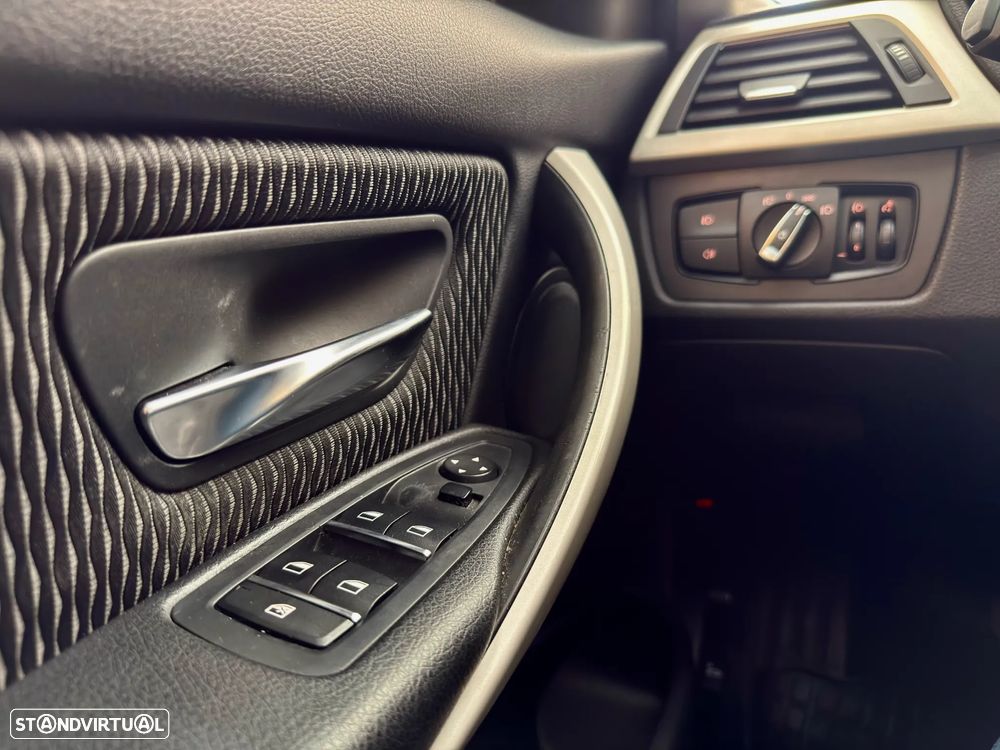 BMW 318 d Touring Line Sport Auto - 22