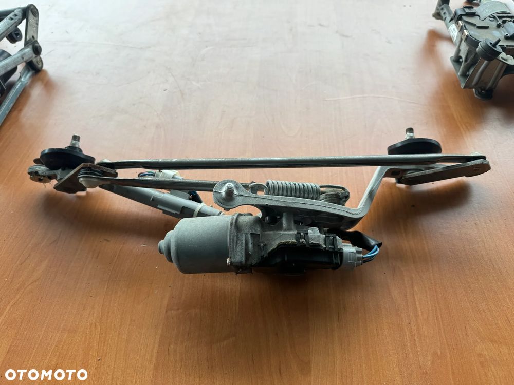 Silnik ramiona wycieraczki Toyota Auris 8511002190 mechanizm wycieraczek