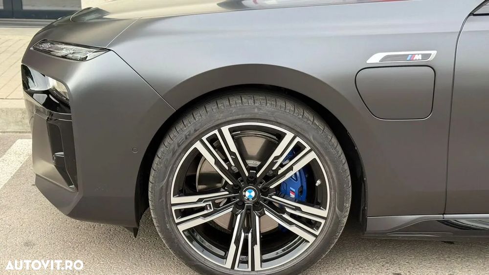 BMW M7 M760e xDrive AT PHEV - 10