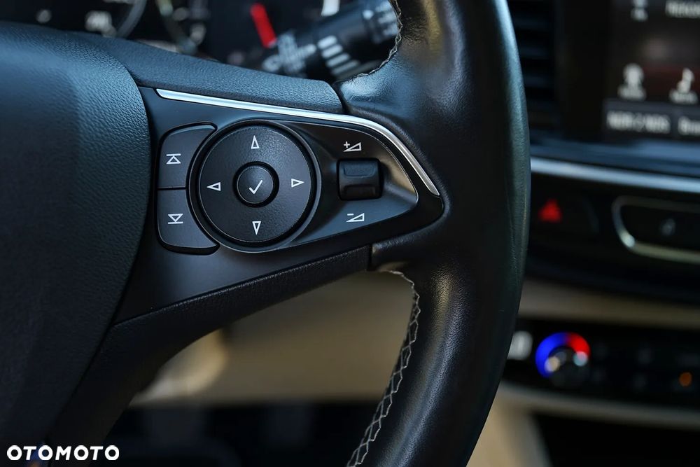 Opel Insignia - 30