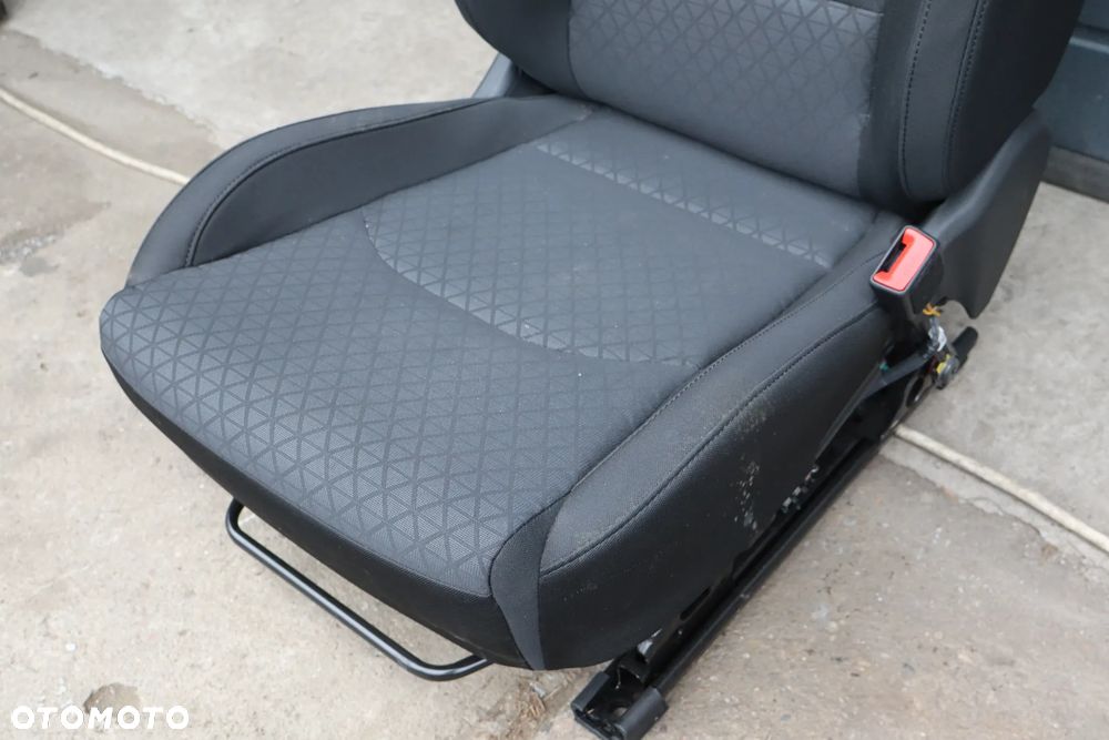 FOTEL PASAŻERA PRAWY KIA CEED III 3 LIFT 2021-2025 - 9