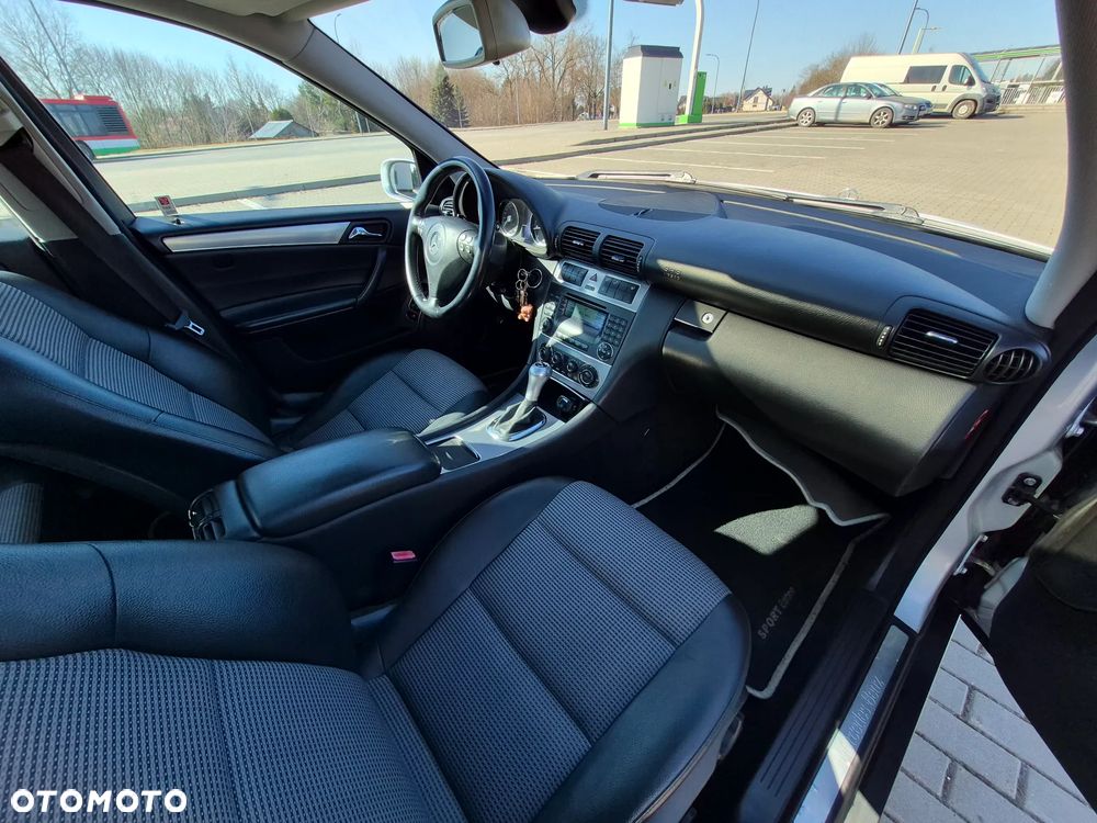 Mercedes-Benz Klasa C 180 Kompressor Automatik Elegance Sport Edition - 17
