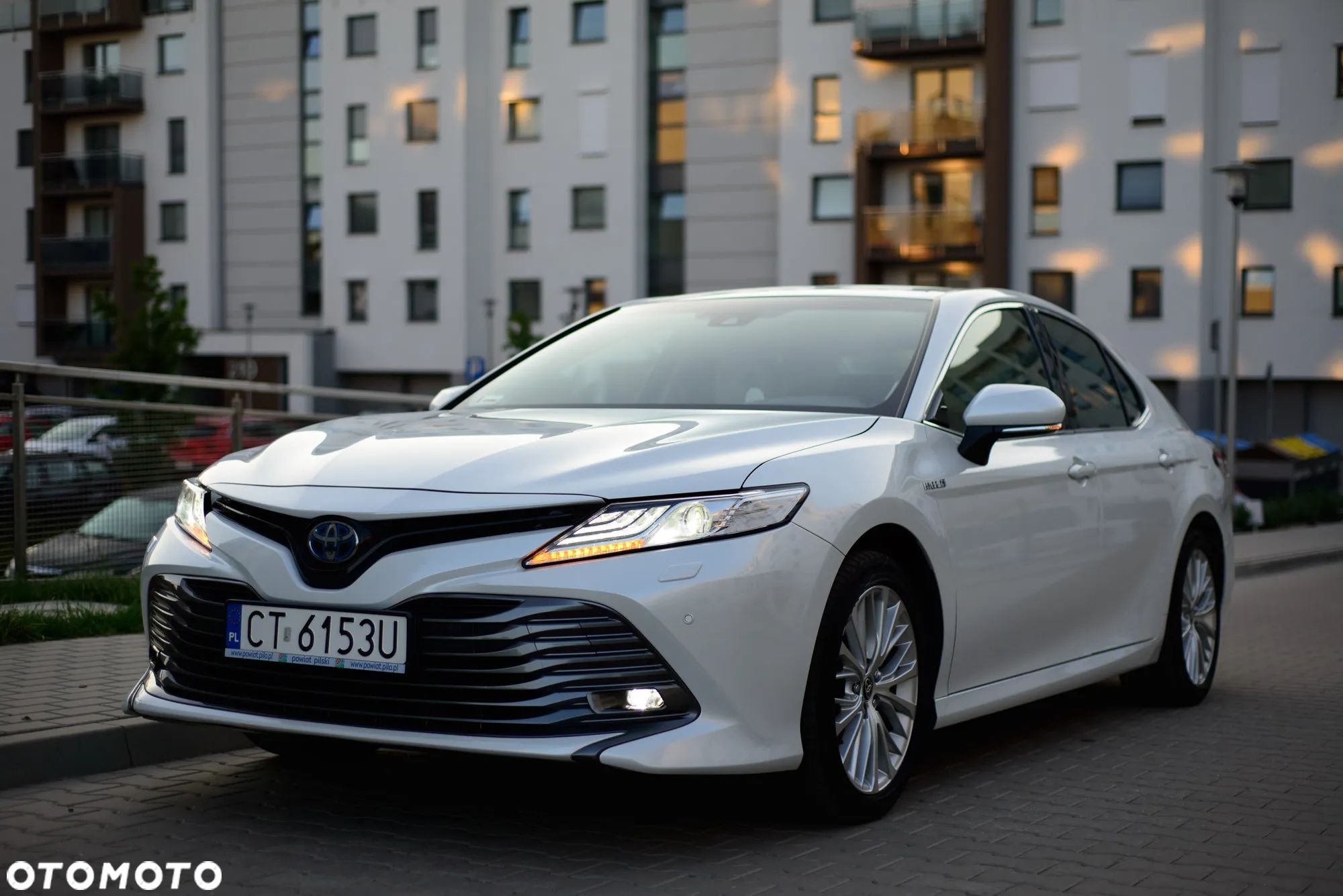 Toyota Camry 2.5 Hybrid Executive CVT - 1