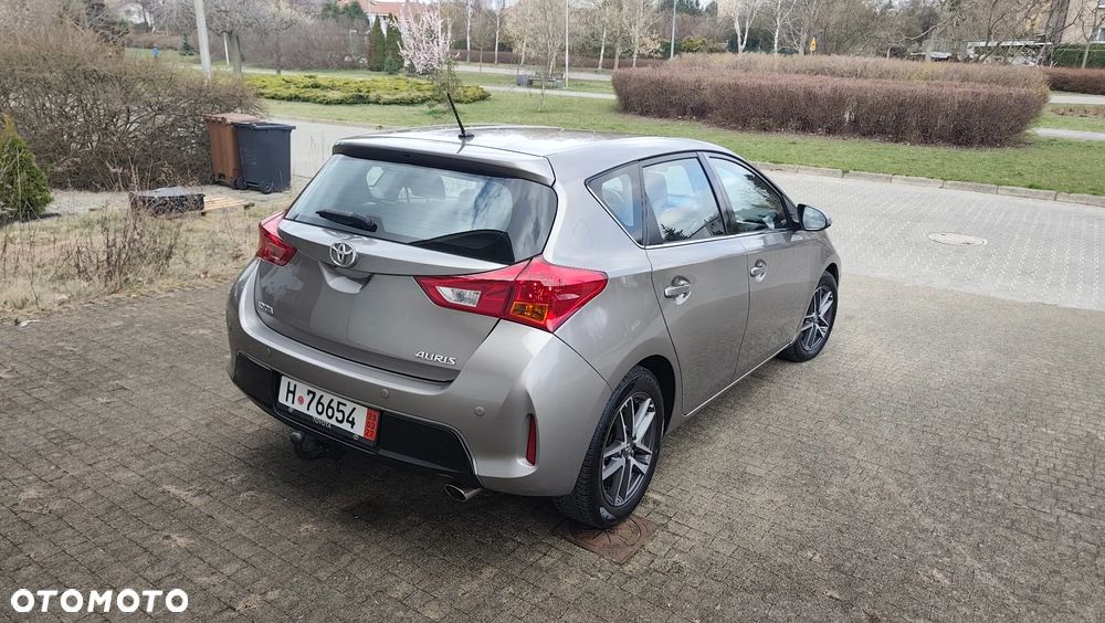 Toyota Auris 2.0 D-4D Luna - 34