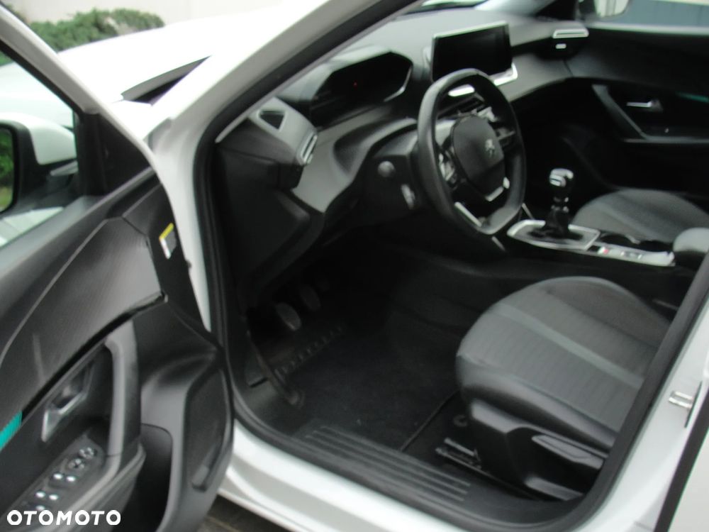 Peugeot 2008 1.2 Pure Tech Allure S&S - 8