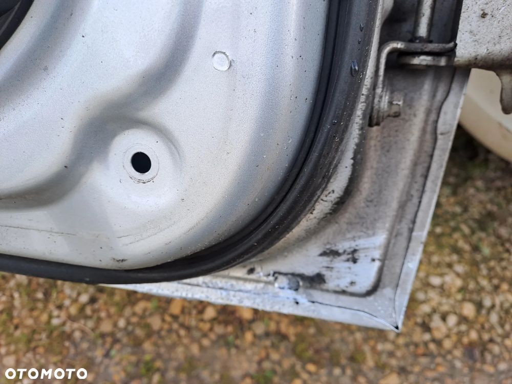 Chevrolet Aveo T250 HB 5D drzwi klapa bagażnika zderzak kod lakieru 92U - 13