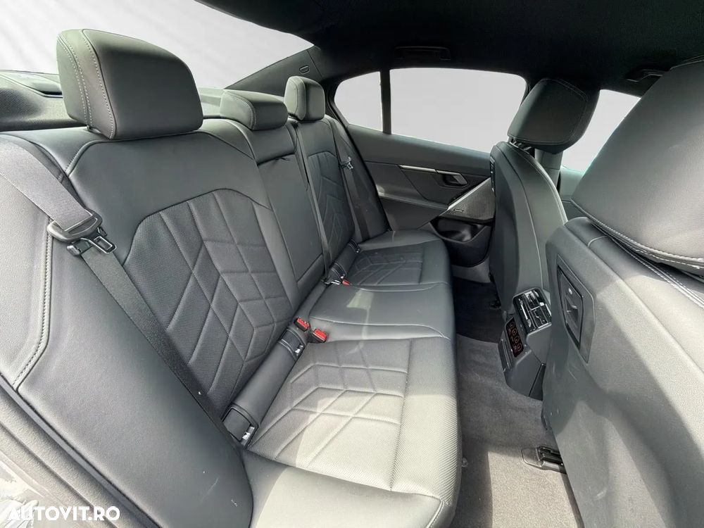 BMW Seria 5 520d xDrive AT MHEV - 13