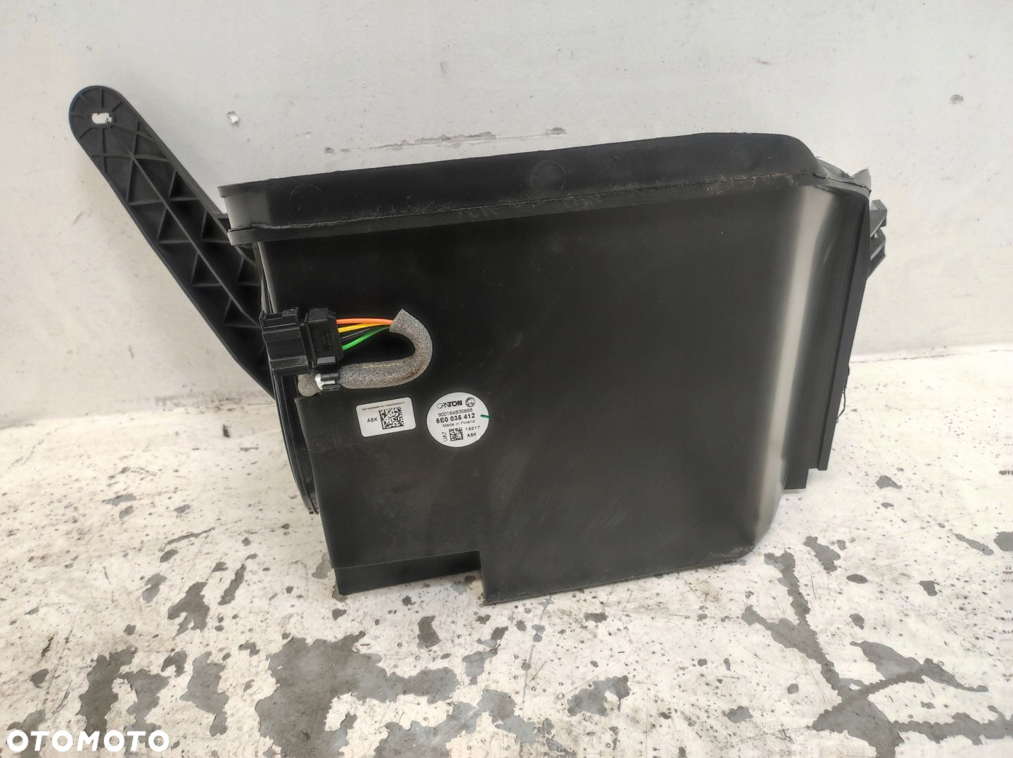 Subwoofer głośnik niskotonowy Canton Octavia III 3 Lift - 8