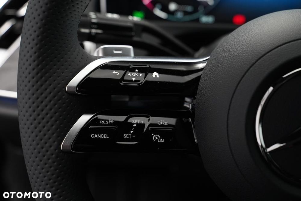 Mercedes-Benz Klasa E 220 d mHEV 4-Matic AMG 9G-Tronic - 12