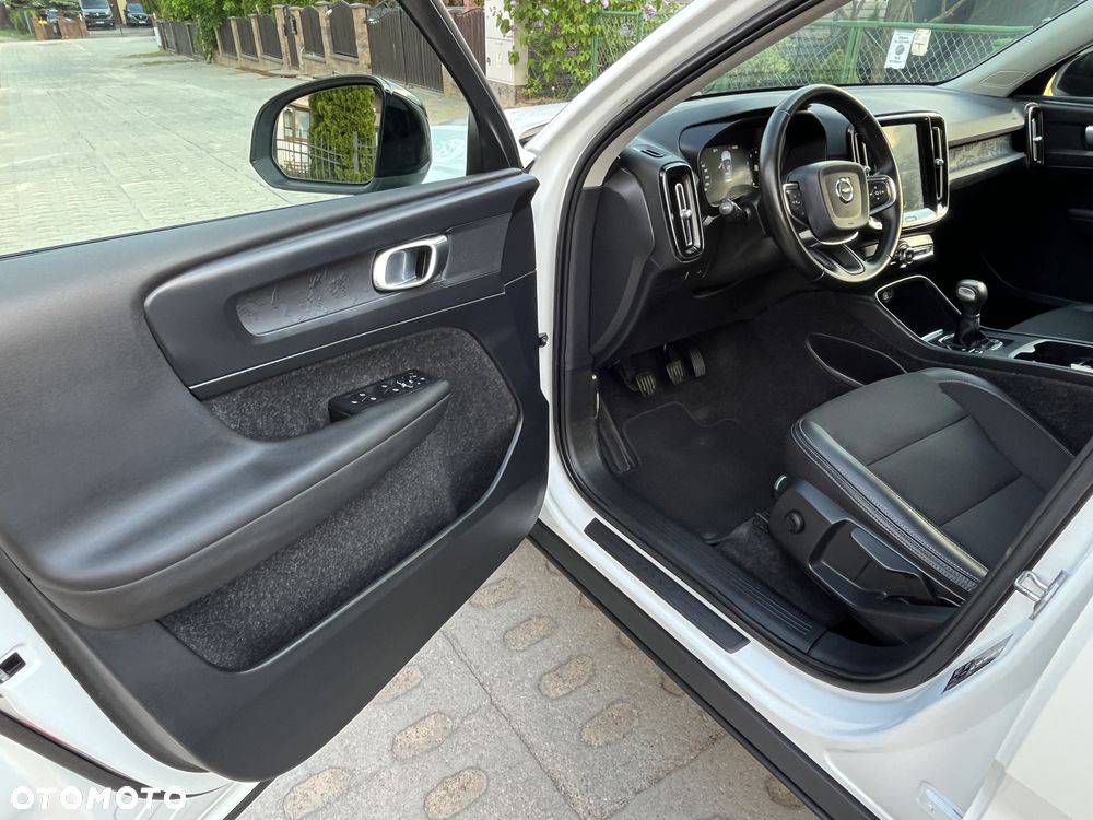 Volvo XC 40 T3 Momentum Pro - 7