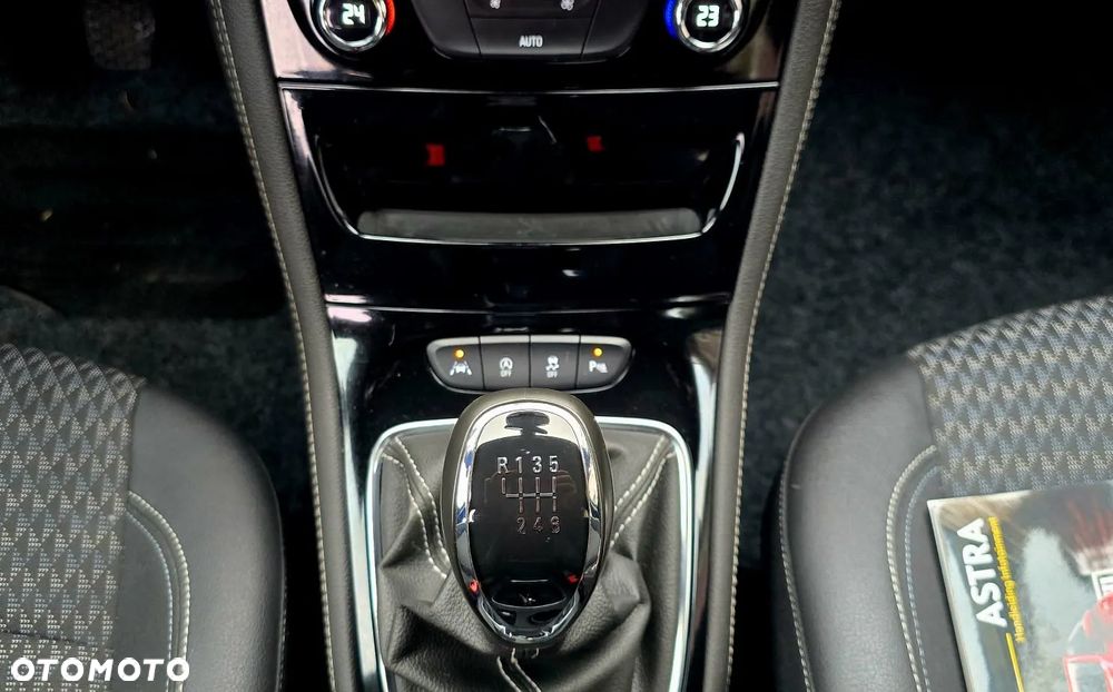 Opel Astra 1.4 Turbo Innovation - 17