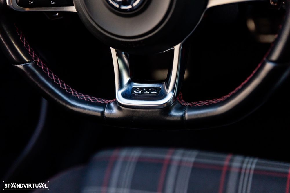 VW Golf GTI Performance BlueMotion DSG - 20
