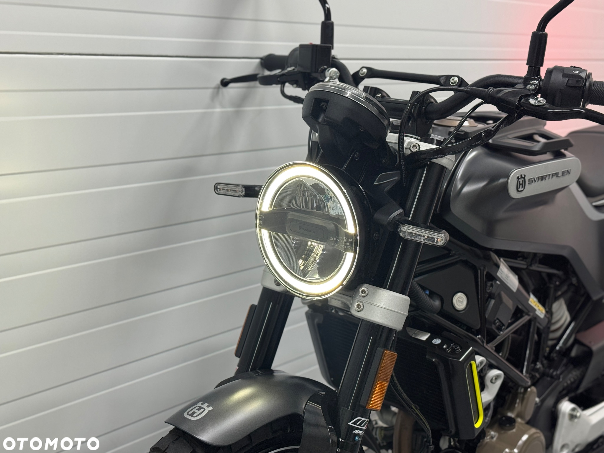 Husqvarna Svartpilen - 17